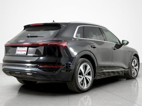 Used 2024 Audi Q8 e-tron Premium Plus w/ Premium Plus Package AWD/4WD image 5