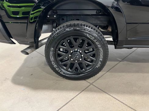 Used 2025 RAM 2500 Limited AWD/4WD image 46