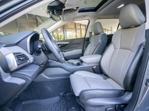 Certified 2025 Subaru Outback Limited AWD/4WD image 8