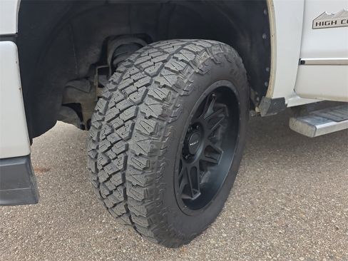 Certified 2018 Chevrolet Silverado 1500 High Country image 31