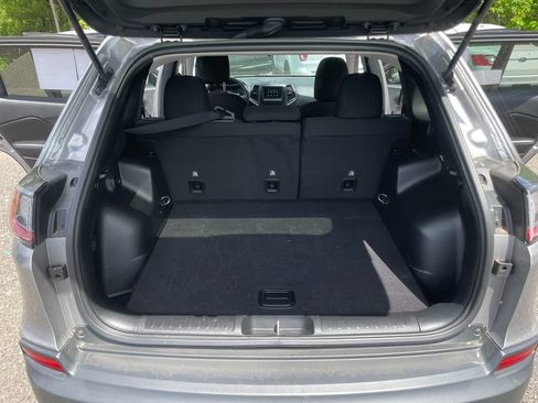 Used 2019 Jeep Cherokee Latitude w/ Popular Appearance Group AWD/4WD image 25