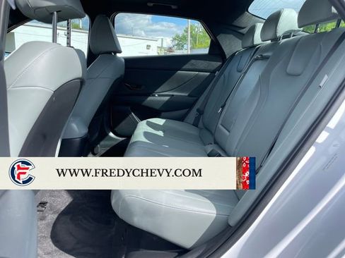 Used 2025 Hyundai Elantra Limited FWD image 23