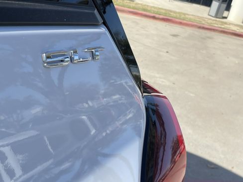 Used 2024 GMC Terrain SLT image 6