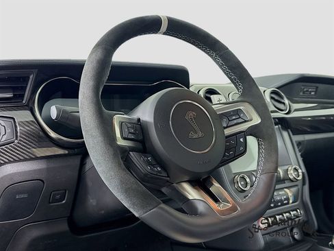 Used 2022 Ford Mustang Shelby GT500 w/ Carbon Fiber Track Pack image 12