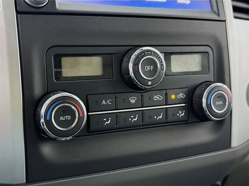 Certified 2020 Nissan Frontier SV w/ Midnight Edition Floor Mats image 8