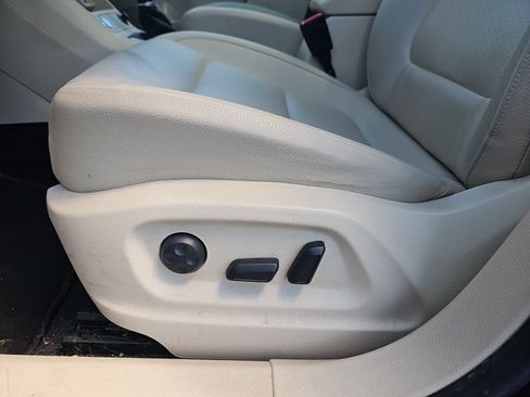 Used 2017 Volkswagen Tiguan Wolfsburg Edition AWD/4WD image 12