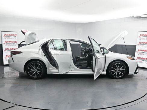 Used 2023 Toyota Camry SE image 43