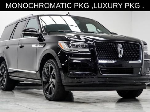 Used 2023 Lincoln Navigator Reserve AWD/4WD image 4