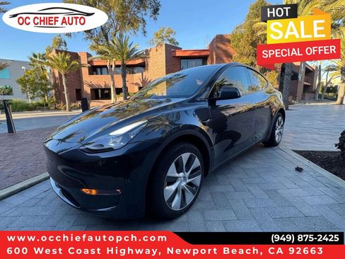 Used 2024 Tesla Model Y Long Range AWD/4WD image 1