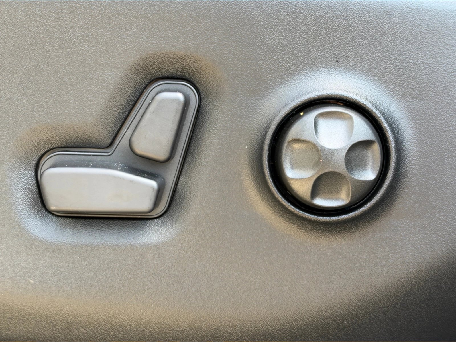 New 2027 Chrysler Pacifica Select FWD image 10