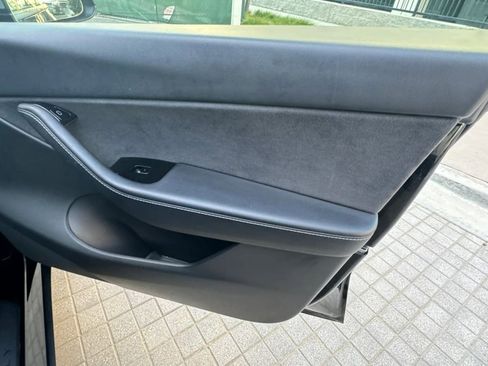 Used 2025 Tesla Model Y Long Range RWD image 22