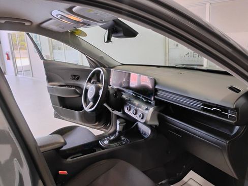 Used 2024 Hyundai Kona SE image 60