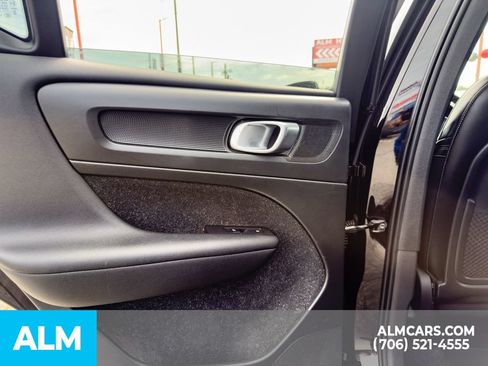 Used 2020 Volvo XC40 T5 Momentum AWD/4WD image 16