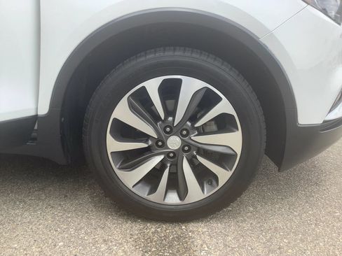 Used 2017 Buick Encore Essence FWD image 19