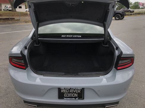 Used 2022 Dodge Charger SXT w/ Blacktop Package image 6