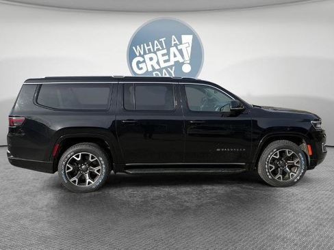 Used 2024 Jeep Wagoneer L Series III w/ Flexible Seating Group AWD/4WD image 2