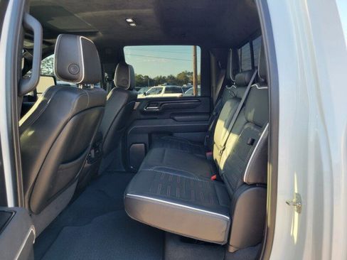 Used 2024 GMC Sierra 2500 AT4X image 27