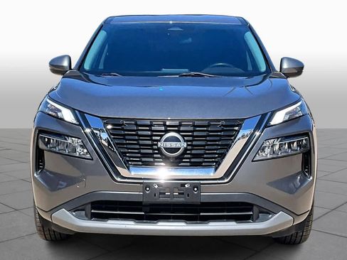 Used 2023 Nissan Rogue SV image 3