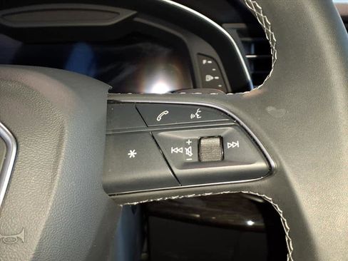 Used 2025 Audi Q8 Premium Plus w/ Premium Plus Package image 16