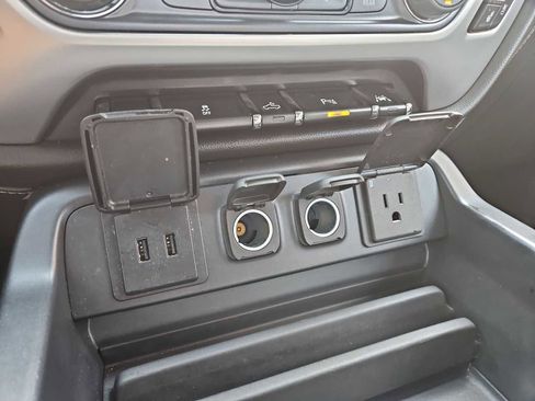 Used 2018 GMC Sierra 1500 SLT w/ Enhanced Driver Alert Package image 31