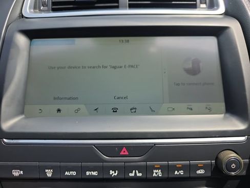 Used 2019 Jaguar E-PACE R-Dynamic SE AWD/4WD image 28