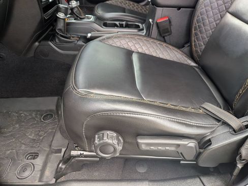 Used 2021 Jeep Wrangler Unlimited Sahara AWD/4WD image 14