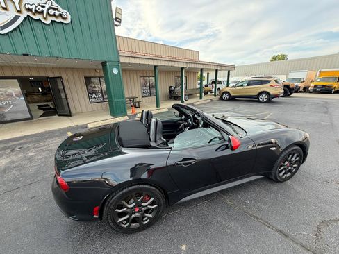 Used 2017 FIAT 124 Spider Abarth RWD image 8