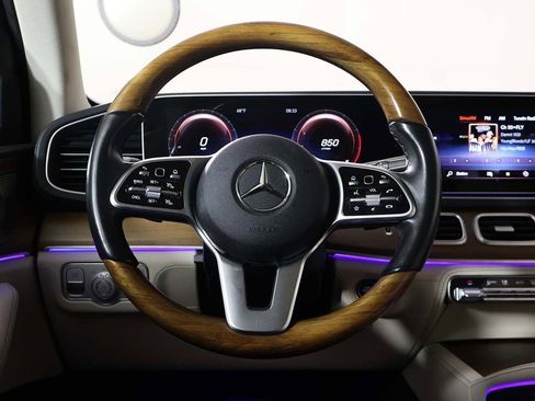 Used 2022 Mercedes-Benz GLE 450 4MATIC w/ Premium Package image 40