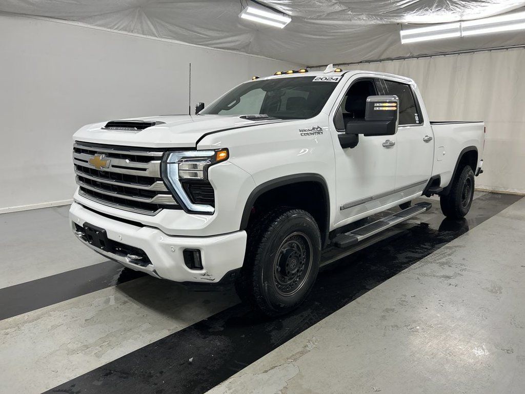 Used 2024 Chevrolet Silverado 3500 High Country w/ High Country Premium Package AWD/4WD image 5