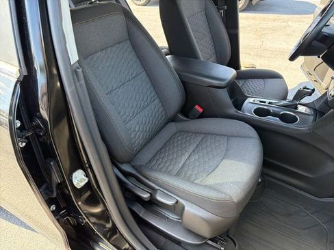 Used 2021 Chevrolet Equinox LT image 23