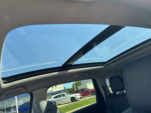 Used 2022 Acura MDX SH-AWD image 9