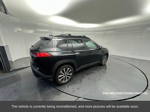 Used 2023 Toyota Corolla Cross XLE image 5