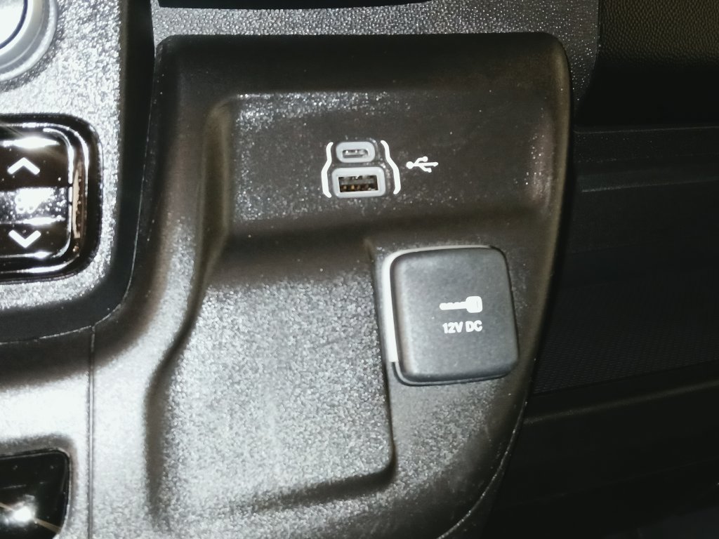 Used 2025 RAM ProMaster 2500 w/ U-Haul Equipment Group FWD image 17