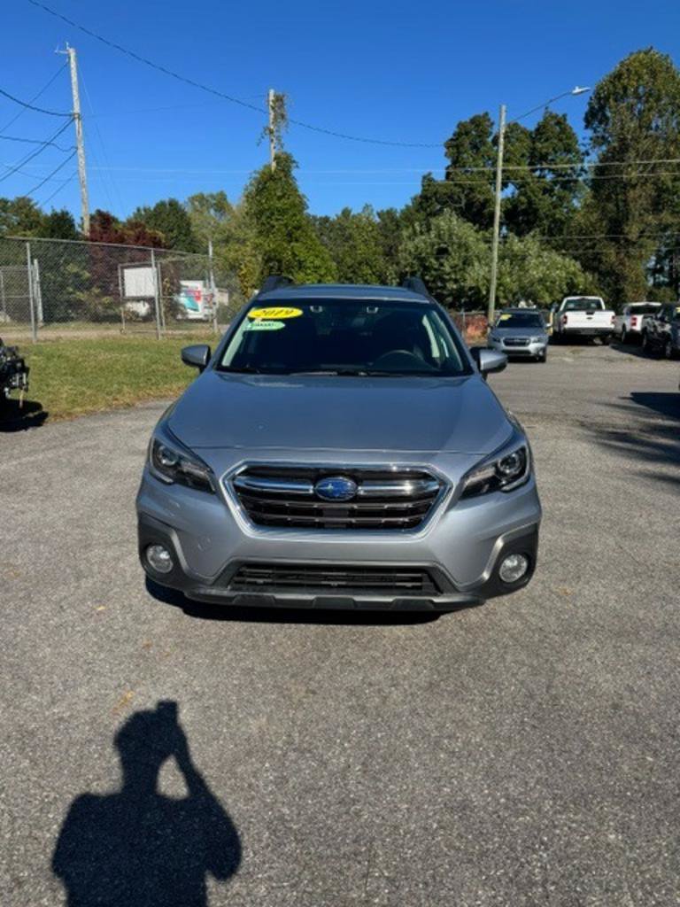 Used 2019 Subaru Outback 2.5i Limited AWD/4WD image 2