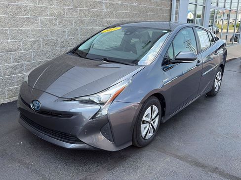 Used 2017 Toyota Prius Four w/ Advanced Technology Package FWD image 34