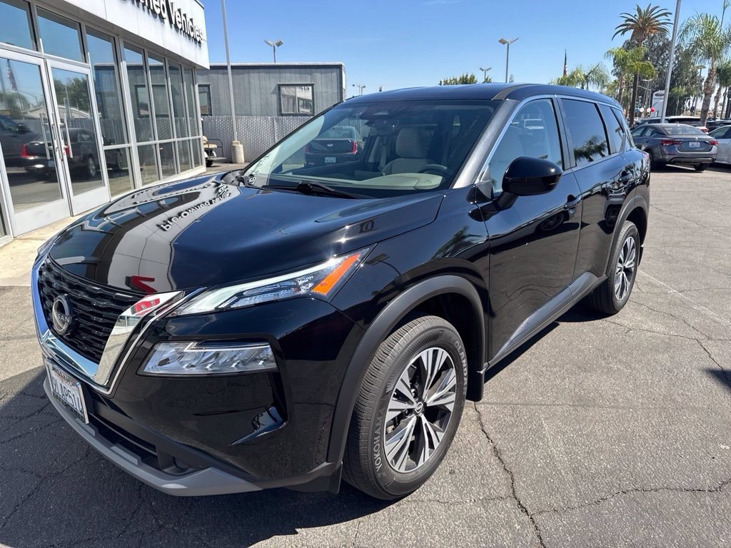 Used 2023 Nissan Rogue SV FWD image 1