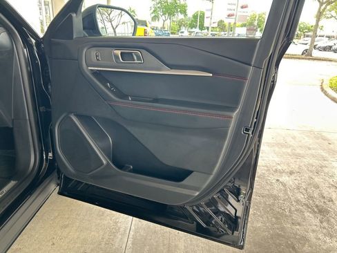 Used 2025 Ford Explorer ST-Line image 22