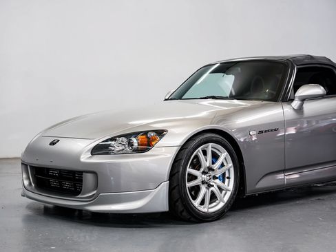 Used 2004 Honda S2000 image 28