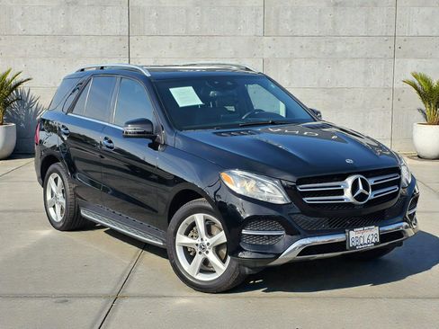 Used 2018 Mercedes-Benz GLE 350 w/ Premium 1 Package image 3