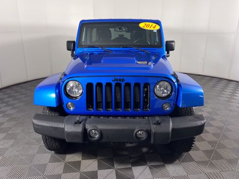 Used 2014 Jeep Wrangler Unlimited Sahara AWD/4WD image 11