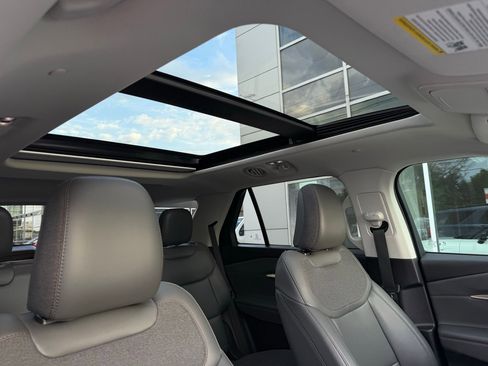 Used 2025 Ford Explorer Active w/ Active Comfort Package image 18