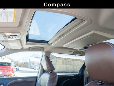 Used 2020 Toyota Sienna Limited Premium image 21