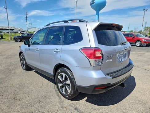Used 2017 Subaru Forester 2.5i Premium w/ All-Weather Package AWD/4WD image 2