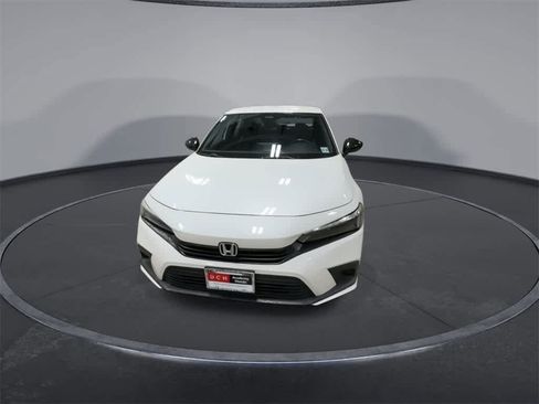Used 2023 Honda Civic Sport image 3