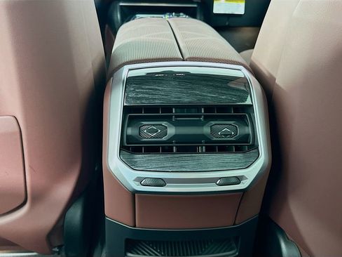 New 2025 BMW 760i xDrive w/ Executive Package image 18