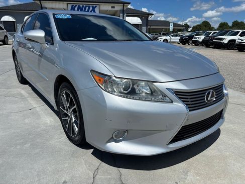 Used 2014 Lexus ES 350 w/ Premium Package FWD image 2