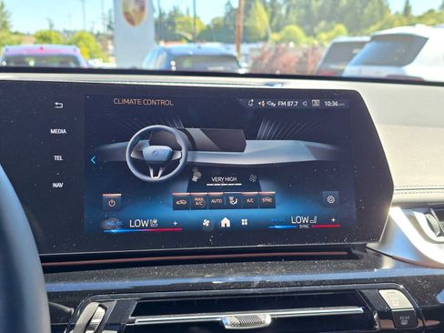 Used 2025 BMW X1 xDrive28i w/ Technology Package image 25