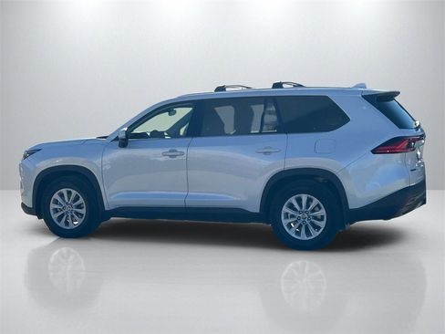 Used 2024 Toyota Grand Highlander XLE image 8