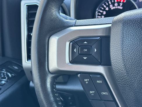 Used 2022 Ford F250 Lariat w/ Chrome Package image 25