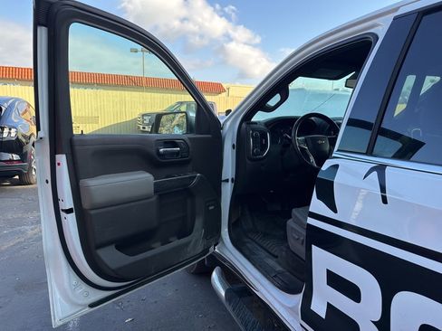 Used 2020 Chevrolet Silverado 1500 LTZ w/ LTZ Plus Package AWD/4WD image 4